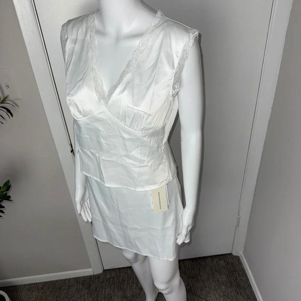 Commense Satin Mini Lace Trim Open‎ Back Sleeveless 2 piece set White Size Small